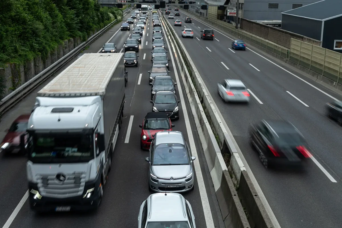 Verkehrsmeldung: 4 km Stau auf der A2 zwischen Pratteln und Basel-Wettstein