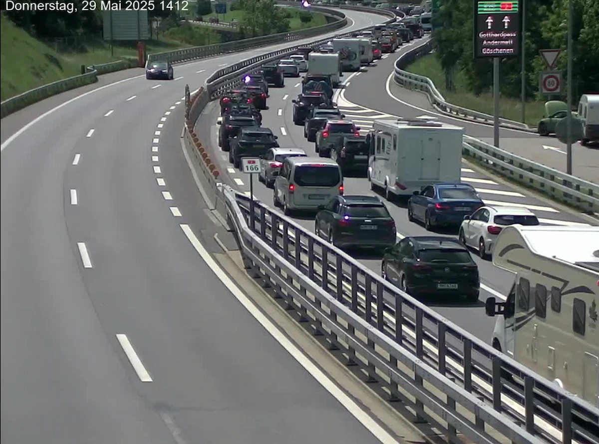 A2 Gotthard: Massive Staus an Nordportal und Chiasso