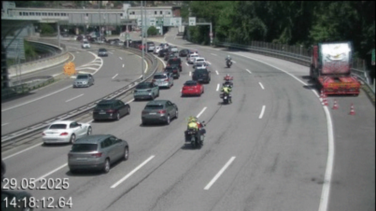  Kolonnenverkehr bei Chiasso Süd TI