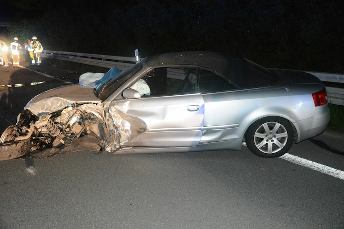 58-Jähriger stirbt bei Frontalcrash in Ostwestfalen D