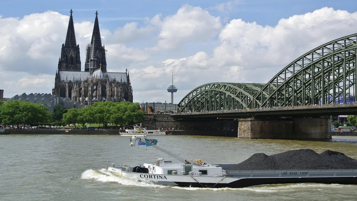 Köln(D) räumt Altstadt: Bombenfund legt Stadt am Mittwoch teilweise lahm