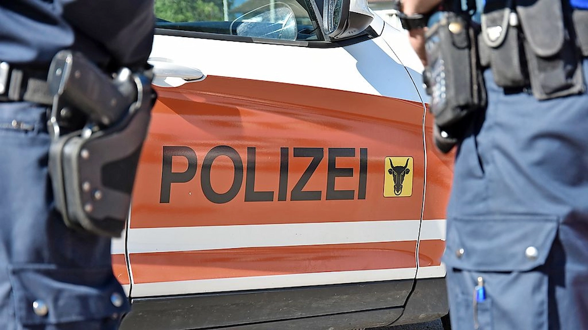 Sisikon UR: Frau stürzt beim Wandern 100 Meter in die Tiefe