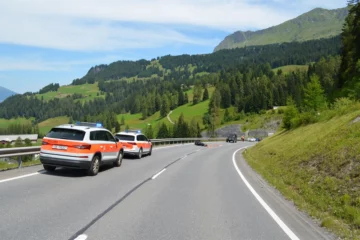 Churwalden GR: Motorradfahrer bei Kollision mit Auto verletzt