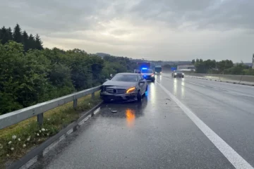 Selbstunfall auf A2 bei Sursee LU: Totalschaden am Auto
