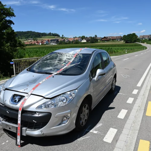 Mofafahrer bei Unfall in Riet bei Neftenbach ZH schwer verletzt