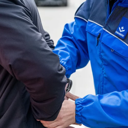Festnahme in Martinach VS: 18-Jähriger nach 12 Straftaten im Wallis verhaftet