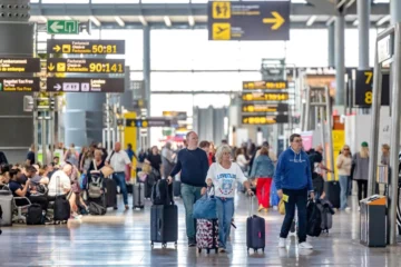 Massentourismus-Rekord in Spanien: Flughäfen stossen an ihre Grenzen
