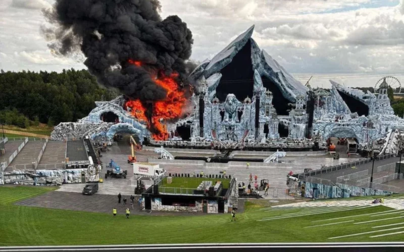 Tomorrowland-Festival: Hauptbühne durch Feuer zerstört – Schock vor Start