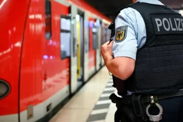 Sex-Attacke am Bahnhof Sinsheim D: Frau mit Behinderung belästigt