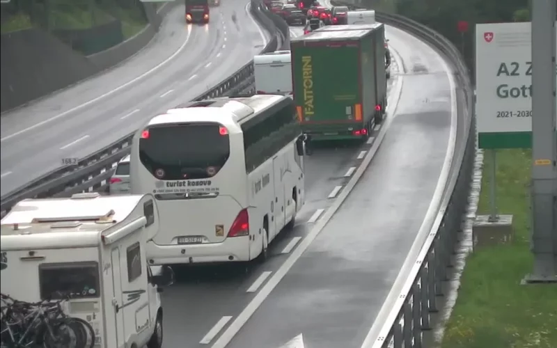 A2 vor dem Gotthard: 4 km Stau zwischen Amsteg UR und Göschenen UR