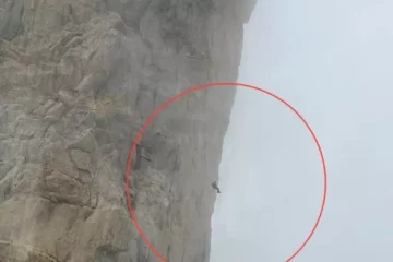 Bergsteiger in Mont-Blanc-Wand (I) gefangen: Rettung läuft