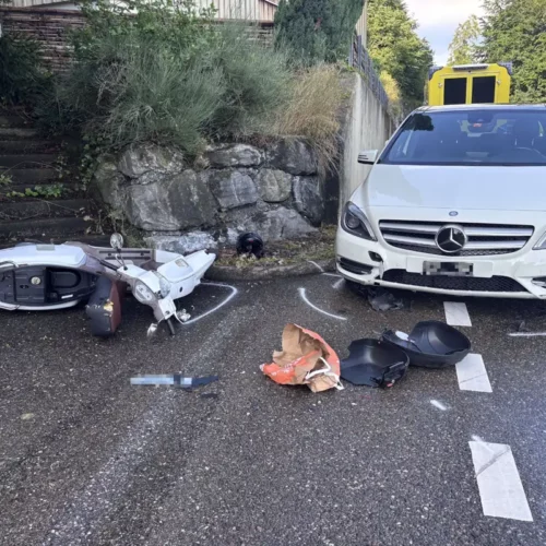 Eggersriet SG: Frau bei Rollerunfall in Rechtskurve verletzt