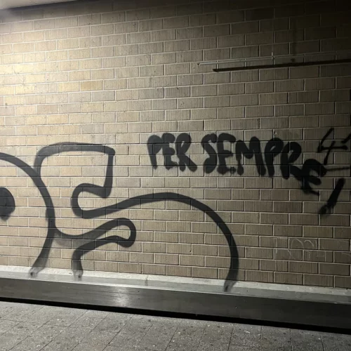 Aesch BL: Drei Tatverdächtige nach Sprayereien festgenommen