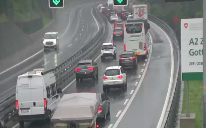 A2 Richtung Gotthard: Stau zwischen Wassen und Göschenen – 40 Minuten Zeitverlust