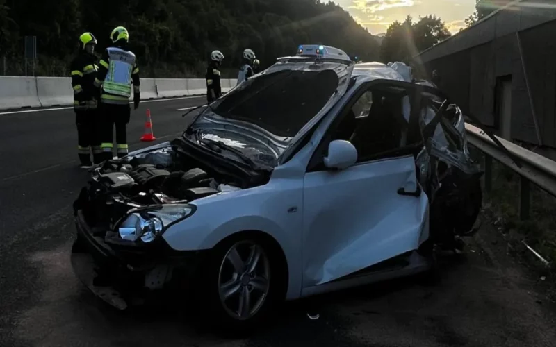 Lkw kracht auf Pannenfahrzeug in Übelbach AT – Lenker schwer verletzt