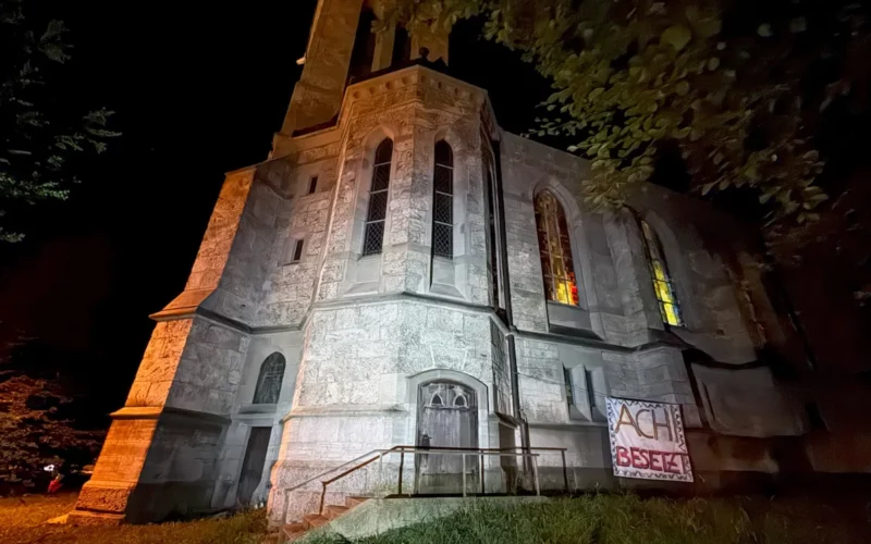 Maskierte Gruppe besetzt Kirche in St.Gallen – Polizei beendet Einsatz friedlich