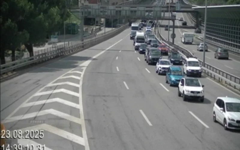 Chiasso TI: 1 km Stau am Grenzübergang Brogeda – 10 Minuten Zeitverlust