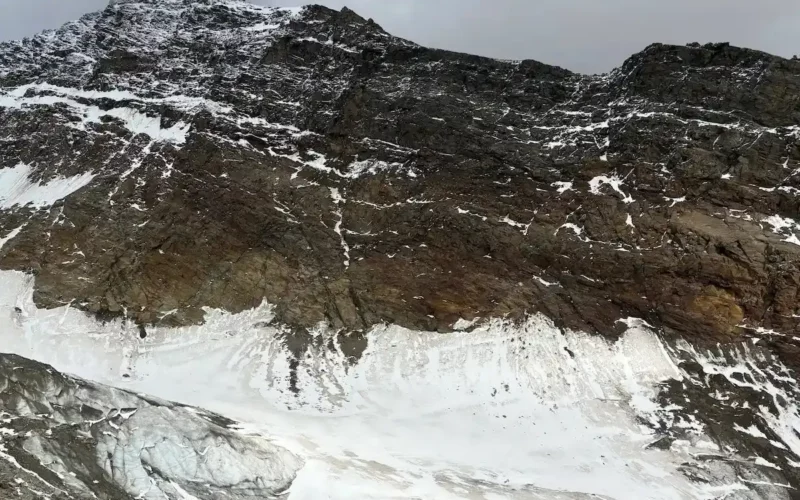 Tödlicher Absturz am Lagginhorn VS – Alpinistin stirbt bei Abstieg