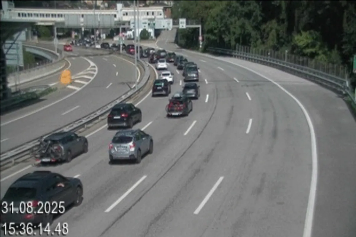 Verkehr auf der A2 bei Chiasso Süd am Nachmittag des 31. August 2025