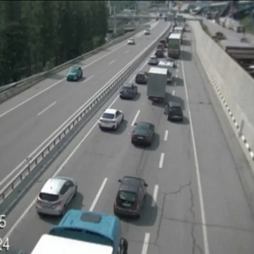 Gotthard-Stau: 3 km zwischen Quinto und Airolo – 30 Minuten Wartezeit