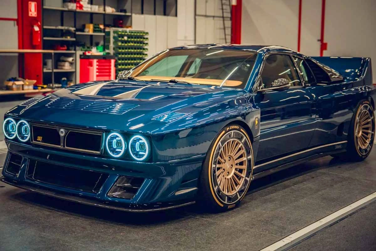 Kimera EVO38 Restomod Lancia 037 – Seitenansicht in Blau