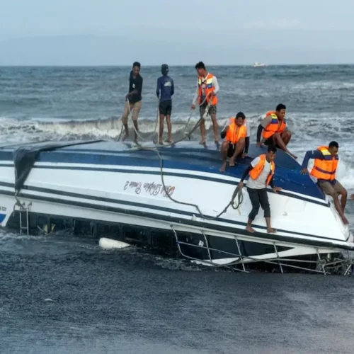 Tragödie auf Bali: Zwei Touristen sterben bei Bootsunglück