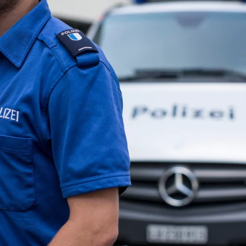 Festnahme in Dagmersellen LU: Drogen, Bargeld und eine verbotene Waffe