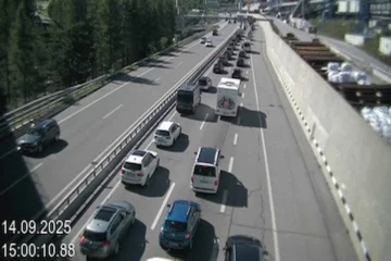Stau am Gotthard-Südportal: 4 km Stillstand bei Airolo TI