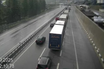Stau-Alarm am Gotthard: Drei Kilometer Stillstand auf der A2