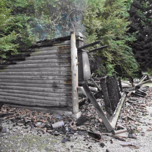 Biezwil SO: Waldhaus-Unterstand nach Brand zerstört – Polizei bittet um Hinweise