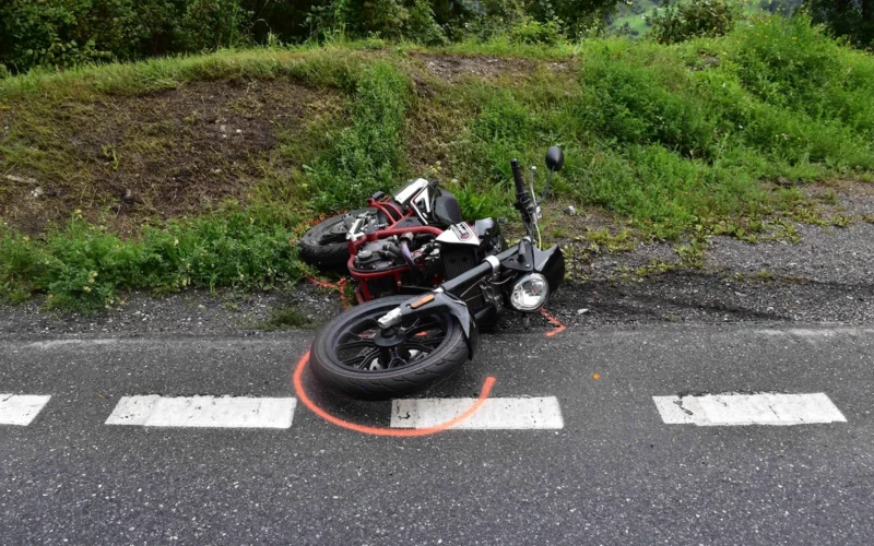 Laax GR: Motorradfahrer bei Selbstunfall verletzt