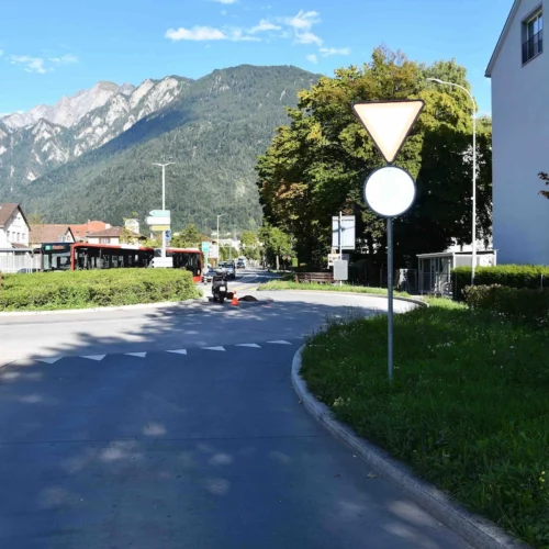 Chur GR: Betrunkener Motorradfahrer stürzt im Kreisel – verletzt ins Spital