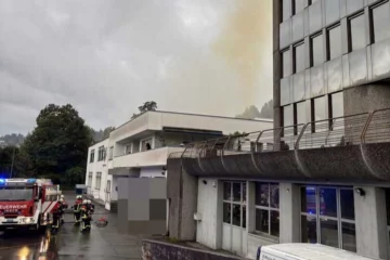 Rudolfstetten AG: Chemische Reaktion löst Feuerwehreinsatz aus