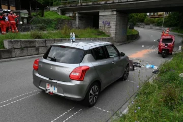Schwerer Crash in Meilen ZH: E-Dreirad-Fahrer eingeklemmt