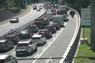 A2: Stau zwischen Amsteg und Göschenen UR – bis zu 1 Stunde Wartezeit