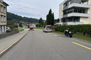 Grub AR: 18-jähriger Motorradfahrer bei Unfall schwer verletzt