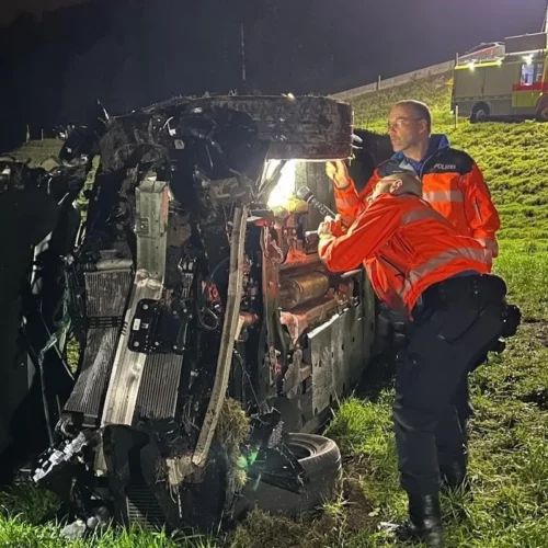 Hirzel ZH: Autofahrer stürzt über zehn Meter – schwer verletzt