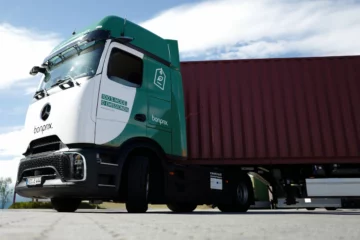 Erster E-Lkw von bonprix spart 46 Tonnen CO₂ pro Jahr