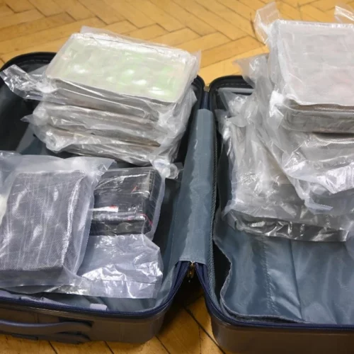 Wien (A): Polizei stellt 26 Kilo Drogen sicher – mehrere Festnahmen