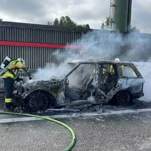 A5 bei Lüsslingen-Nennigkofen SO: SUV brennt aus – niemand verletzt